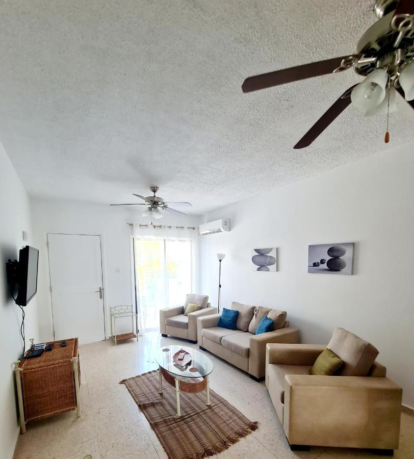 2 Bedroom Townhouse, Close To Paphos Harbour, Use Of Onsite Facilities Dış mekan fotoğraf