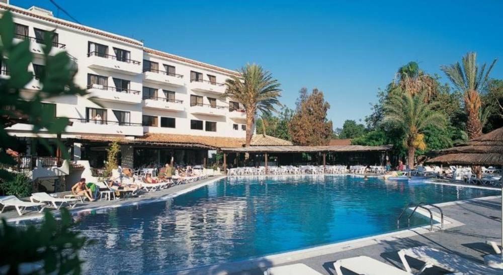 2 Bedroom Townhouse, Close To Paphos Harbour, Use Of Onsite Facilities Dış mekan fotoğraf