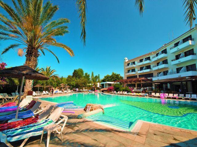 2 Bedroom Townhouse, Close To Paphos Harbour, Use Of Onsite Facilities Dış mekan fotoğraf
